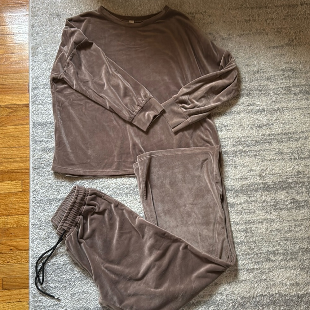 Velour lounge set
